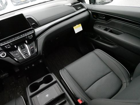 Certified 2026 Honda Odyssey Elite image 12