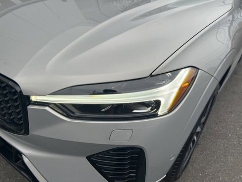 Certified 2025 Volvo XC60 B5 Plus image 8