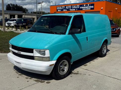Used 2001 Chevrolet Astro image 2