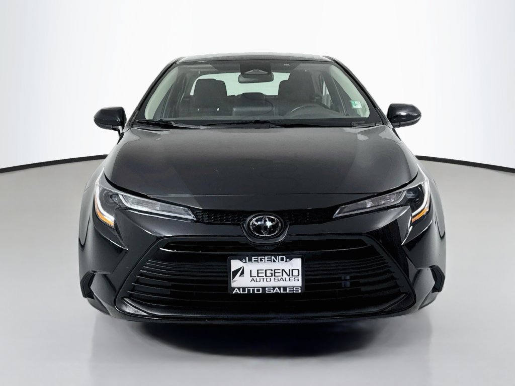 Used 2025 Toyota Corolla LE FWD image 3