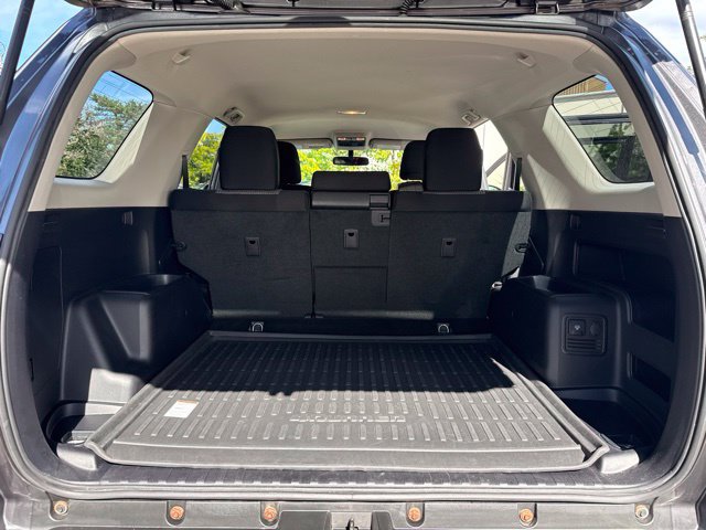 Used 2018 Toyota 4Runner SR5 AWD/4WD image 29