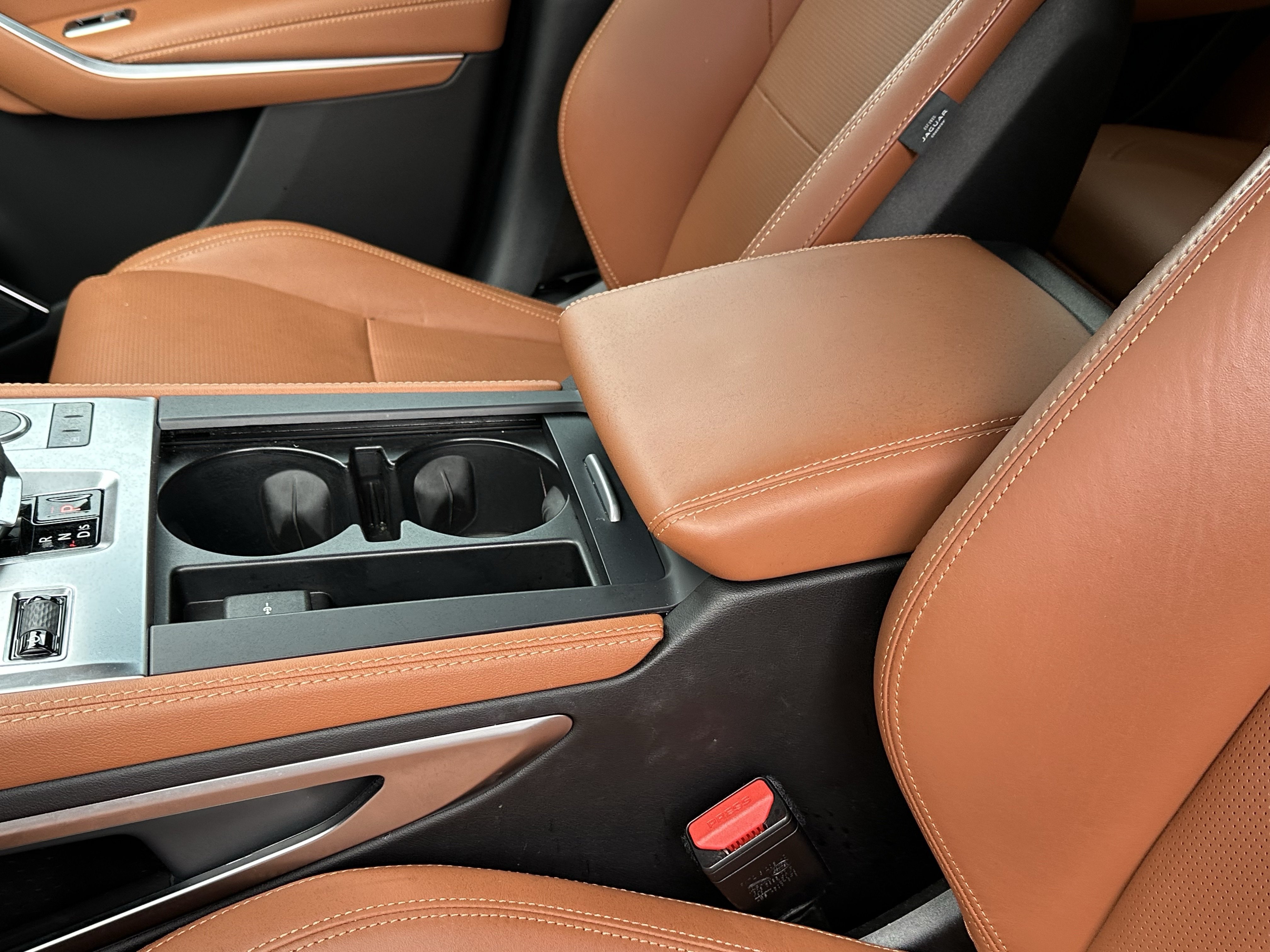 Certified 2026 Jaguar F-PACE R-Dynamic S AWD/4WD image 29