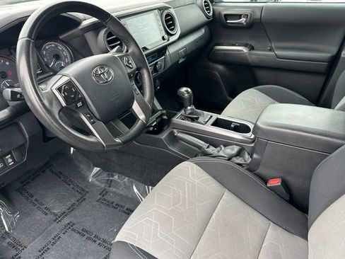 Used 2023 Toyota Tacoma TRD Off-Road w/ Technology Package AWD/4WD image 11