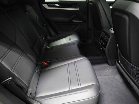 New 2025 Porsche Cayenne Coupe image 37