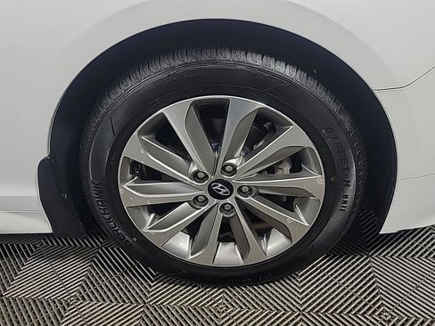 Used 2017 Hyundai Sonata Sport FWD image 3