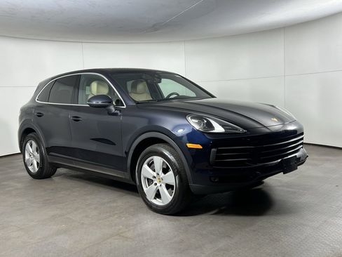 Certified 2022 Porsche Cayenne image 9