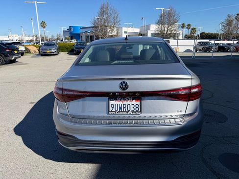 Certified 2025 Volkswagen Jetta SE w/ Black Wheel Package image 5