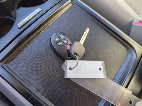 Used 2019 Toyota Sienna LE image 30