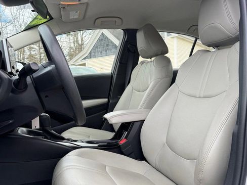 Used 2020 Toyota Corolla LE FWD image 26