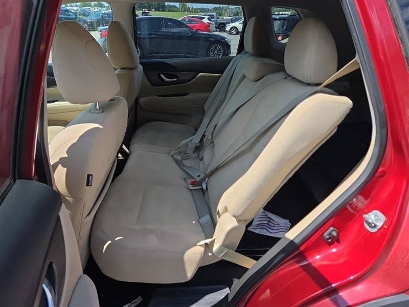 Used 2016 Nissan Rogue SV w/ SV Premium Package AWD/4WD image 8