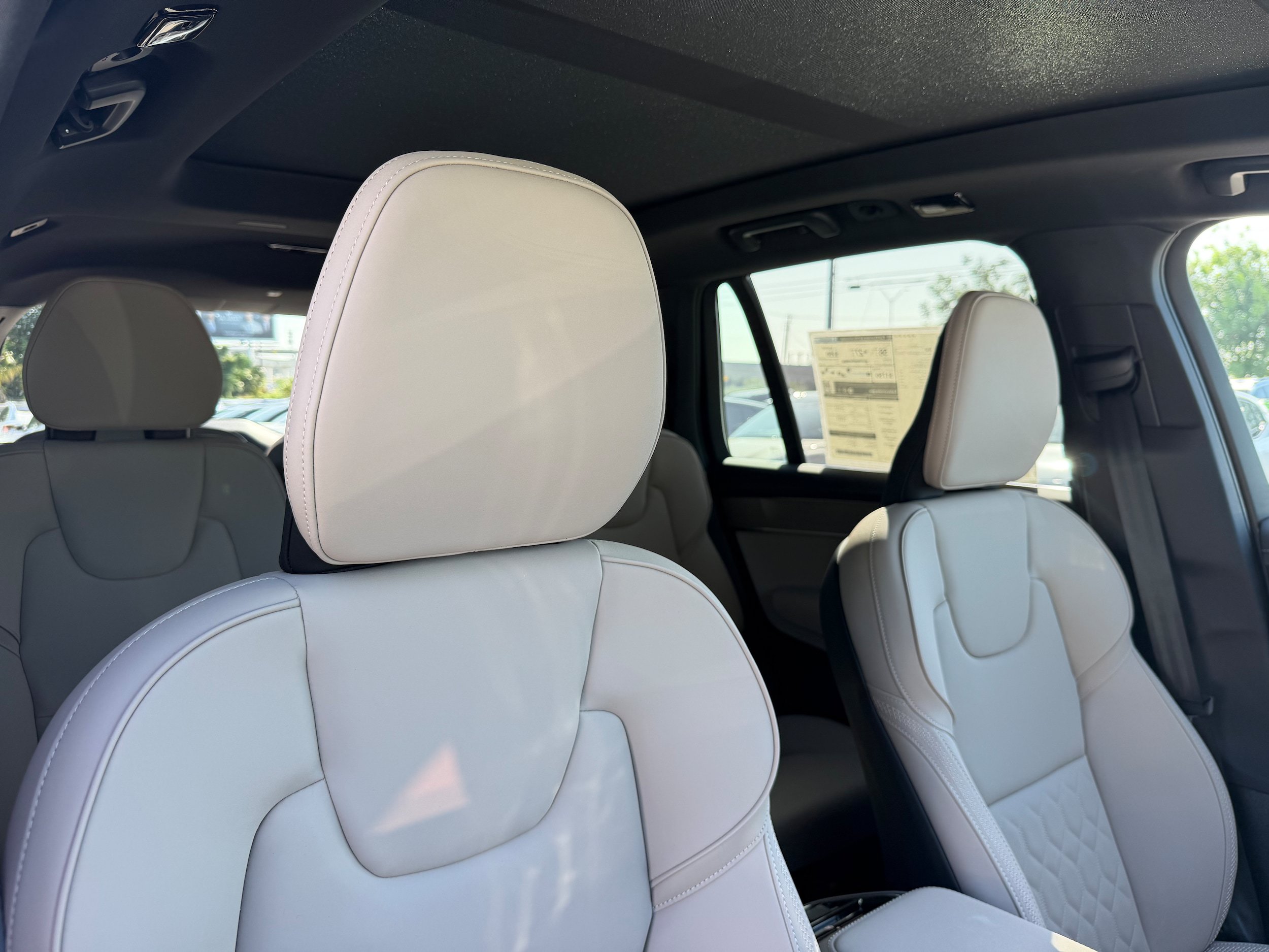 New 2026 Volvo XC90 T8 Plus w/ Protection Package AWD/4WD image 9