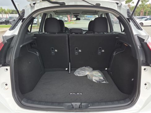 Used 2025 Nissan Kicks Play S FWD image 6