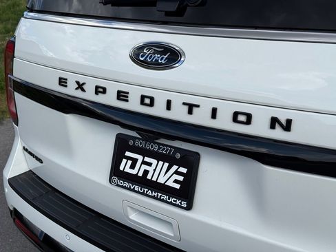 Used 2022 Ford Expedition Max Limited AWD/4WD image 14