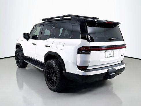 Used 2024 Lexus GX 550 w/ Accessory Package (31) AWD/4WD image 7