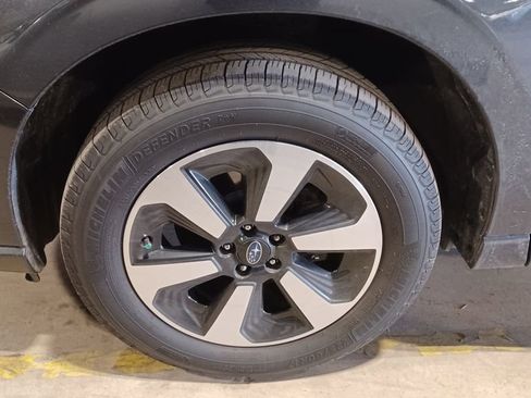 Used 2017 Subaru Forester 2.5i Limited image 3