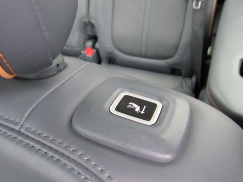 Used 2022 Jeep Grand Wagoneer Series II image 54