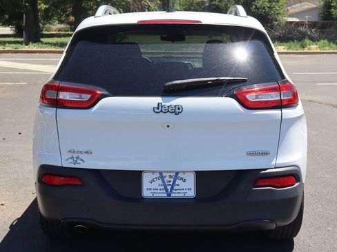 Used 2016 Jeep Cherokee Latitude AWD/4WD image 6