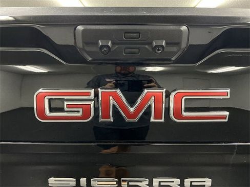 Used 2024 GMC Sierra 1500 SLT w/ SLT Premium Plus Package image 31