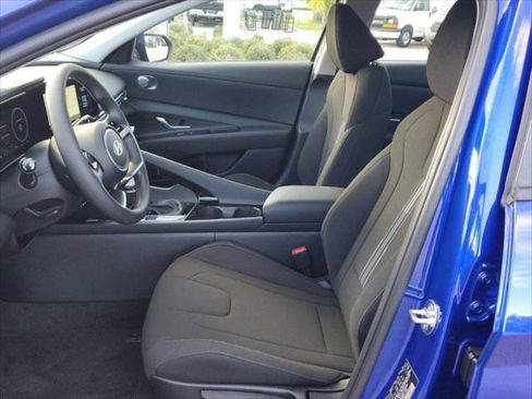 New 2024 Hyundai Elantra Blue image 8