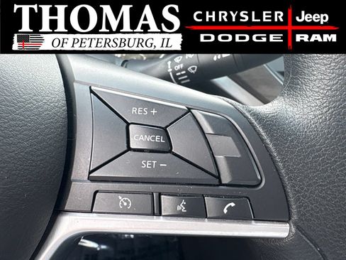 Used 2025 Nissan Altima 2.5 SV FWD image 15