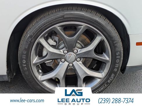 Used 2015 Dodge Challenger SXT Plus w/ Driver Convenience Group RWD image 9