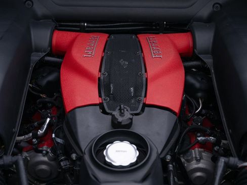 Used 2020 Ferrari F8 Tributo image 23