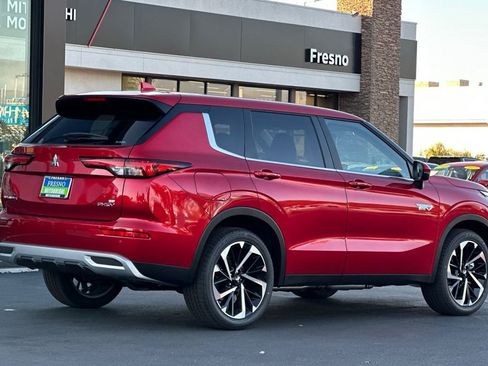 New 2025 Mitsubishi Outlander SE image 5