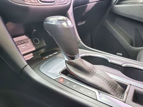 Used 2019 Chevrolet Equinox Premier image 35