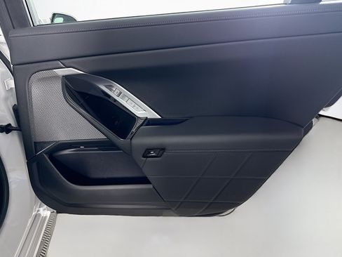 Used 2025 BMW 740i RWD image 28