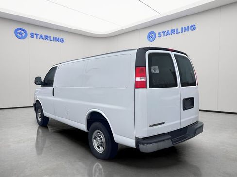 Used 2024 Chevrolet Express 2500 w/ Driver Convenience Package RWD image 3