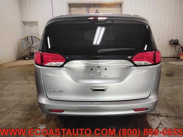 Used 2020 Chrysler Voyager L FWD image 8