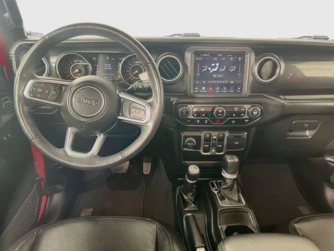 Used 2020 Jeep Wrangler Unlimited Sahara AWD/4WD image 23