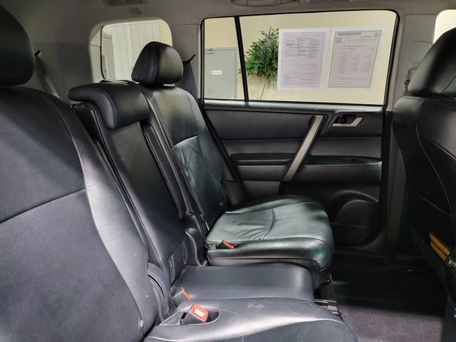 Used 2010 Toyota Highlander SE AWD/4WD image 15