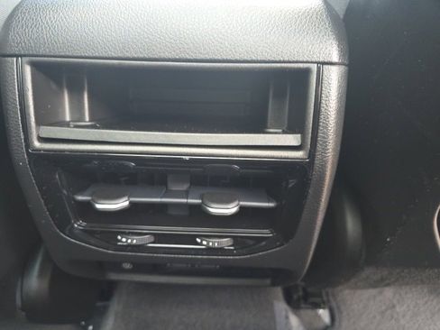 Used 2022 Jeep Grand Cherokee Limited image 7