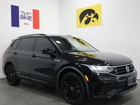 Used 2022 Volkswagen Tiguan SE R-Line FWD image 1