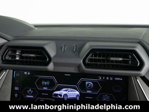 Used 2025 Lamborghini Urus S AWD/4WD image 33