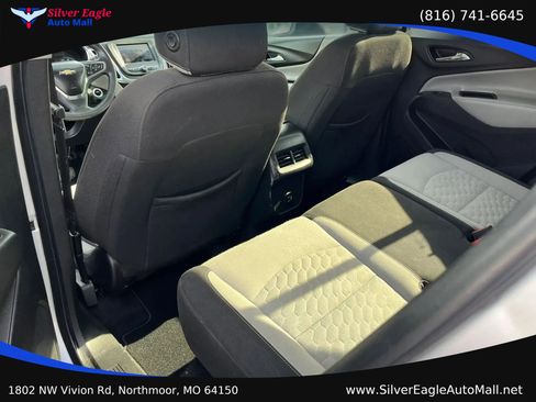 Used 2020 Chevrolet Equinox LS w/ LS Convenience Package FWD image 9
