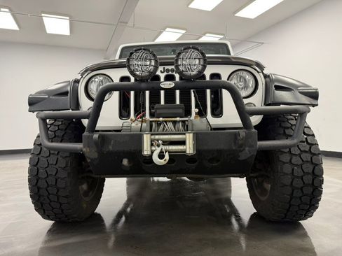 Used 2015 Jeep Wrangler Unlimited Sahara AWD/4WD image 14