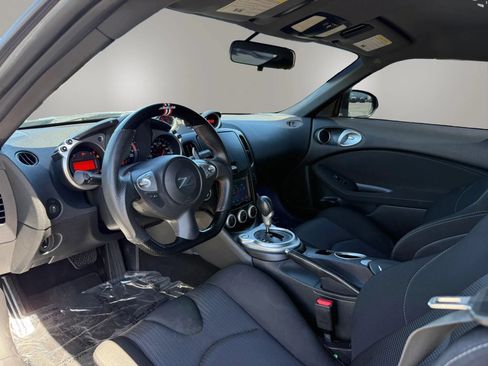 Used 2014 Nissan 370Z Coupe RWD image 14