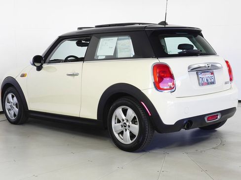 Used 2015 MINI Cooper 2-Door Hardtop image 9