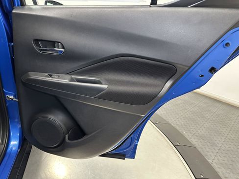 Used 2021 Nissan Kicks SV FWD image 33