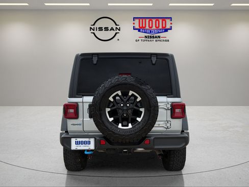 Used 2024 Jeep Wrangler Unlimited Rubicon 4xe AWD/4WD image 3
