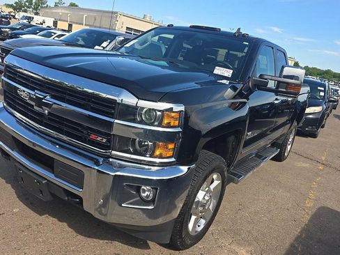 Used 2017 Chevrolet Silverado 2500 LTZ w/ Vortec Plus Package AWD/4WD image 3