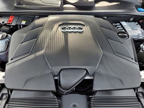 Used 2019 Audi Q8 Premium w/ Convenience Package image 26