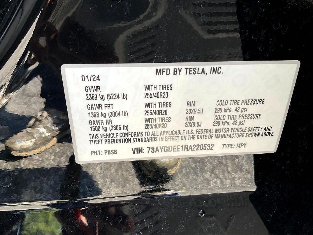 Used 2024 Tesla Model Y Long Range AWD/4WD image 11
