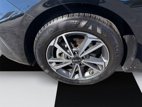 Used 2024 Kia Forte LXS image 14