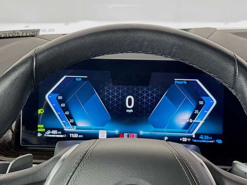 Used 2025 BMW X5 xDrive50e image 12