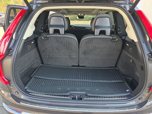 Used 2023 Volvo XC90 B6 Plus w/ Protection Package Premier image 17