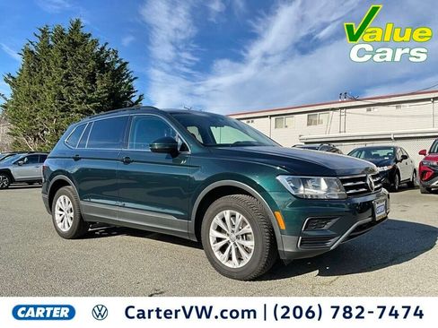Used 2018 Volkswagen Tiguan SE w/ Panoramic Sunroof Package image 1