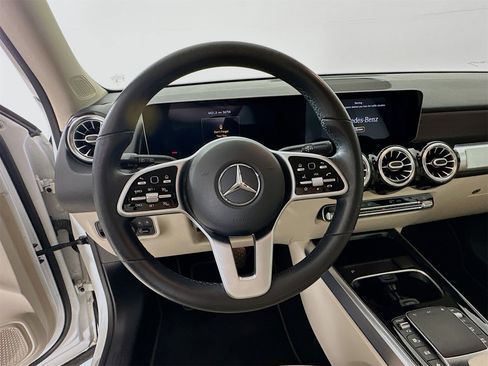 Used 2021 Mercedes-Benz GLB 250 image 12